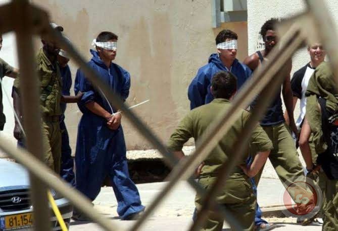 الاحتلال يعتقل 30 مواطنا من عدة مناطق بالضفة