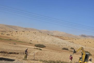 مستوطنون يسيجون أراضي في الأغوار الشمالية