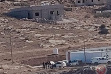 الاحتلال يقتحم خيمة التضامن بالمفقرة ويفتش مركبات المعلمات قرب سوسيا
