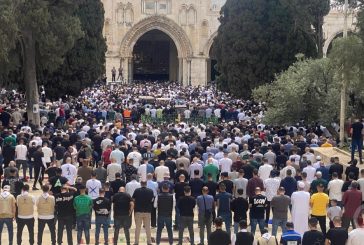 45 ألفا يؤدون الجمعة في الأقصى رغم إجراءات الاحتلال