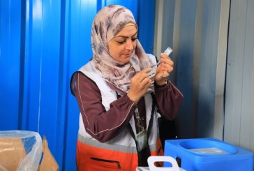 الهلال الأحمر يواصل رسالته الإنسانية.. حملة استدراكية لحماية أطفال غزة من الأمراض
