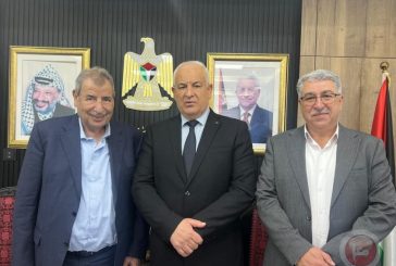 هب الريح يستعرض مع 
