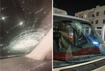 مستوطنون يضرمون النار بمركبات ويهاجمون منازل في نابلس وقلقيلية