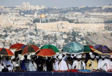 عشرات المستوطنين يقيمون حفلا استفزازيا في جبل المكبر