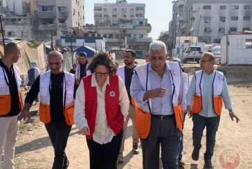 مسؤولة العمليات في جنيف ومدير بعثة الصليب الأحمر يزوران مرافق الهلال الأحمر بغزة