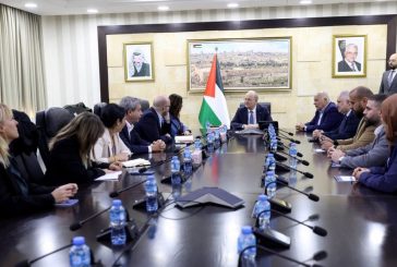 رئيس الوزراء يطلع وفداً برلمانياً إيطالياً على آخر التطورات السياسية والميدانية