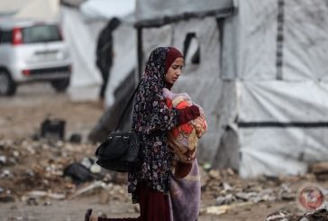 غرق آلاف الخيام بغزة وخان يونس على وقع غارات اسرائيلية
