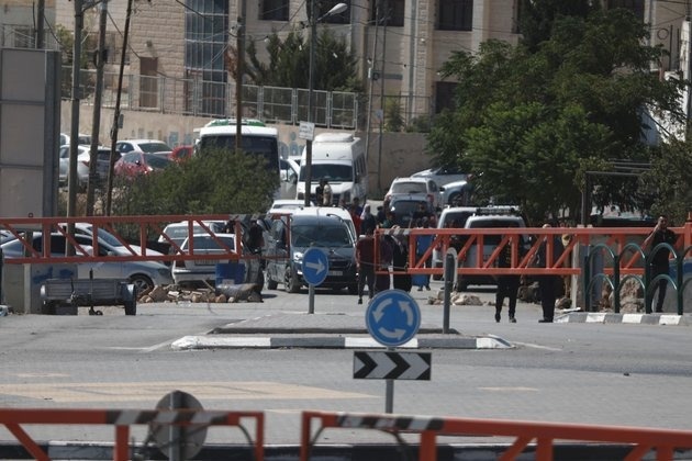 اولي: إصابة مواطنين برصاص الاحتلال واعتقالهما قرب بيت أمر شمال الخليل