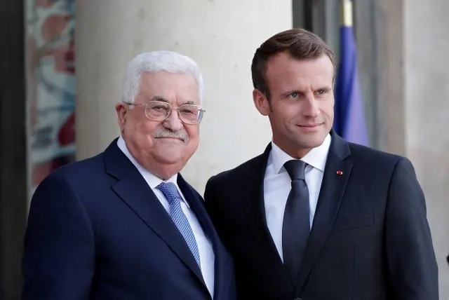 الرئيس الفرنسي يستضيف الرئيس عباس غدا الثلاثاء
