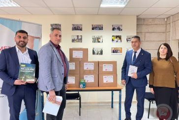 جمعية التربية الطبية الدولية ترفد مكتبة الجامعة العربية الأمريكية بكتب علمية طبية