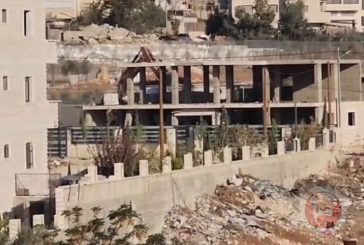 شاهد.. الاحتلال يهدم بناية قيد الإنشاء في واد الحمص شرق بيت لحم