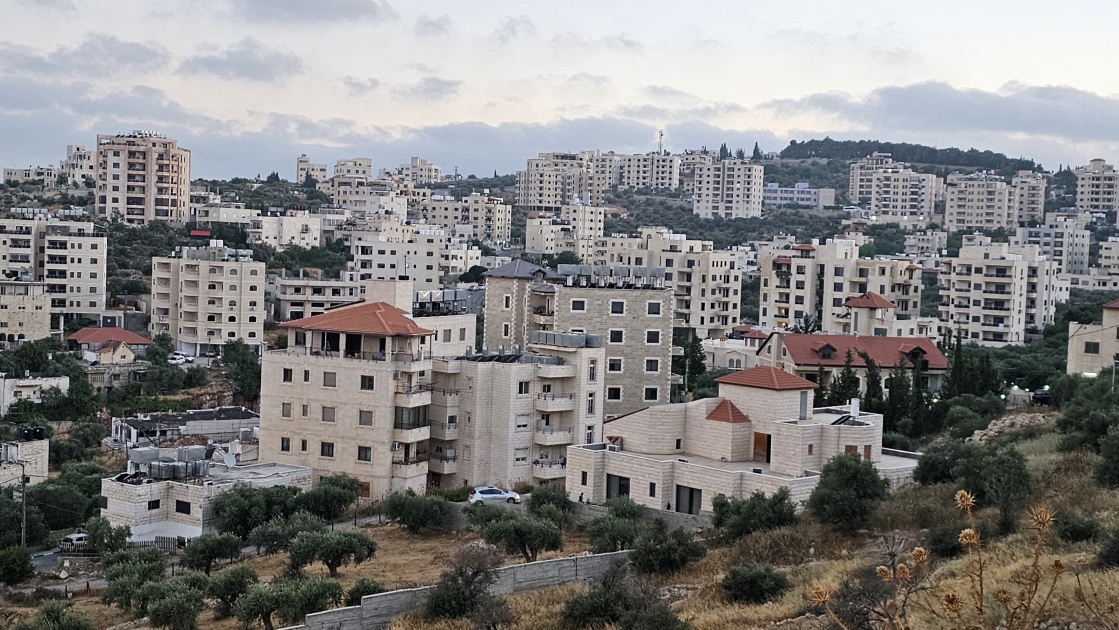 الطقس: أجواء غائمة وباردة وانخفاض آخر على الحرارة