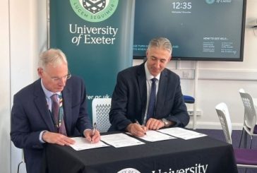 كلية الطب في الجامعة العربية الأمريكية تعزز حضورها الدولي بشراكات أكاديمية مع جامعات بريطانية مرموقة