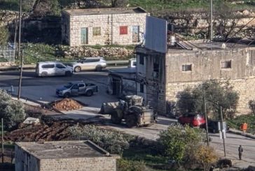 الاحتلال يغلق المدخل الرئيسي وطرقا فرعية في اللبن الشرقية