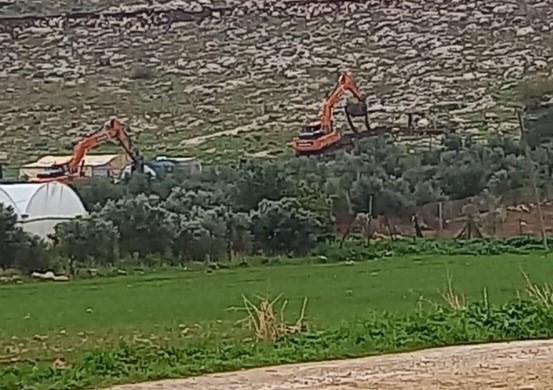 تعود للزمن الروماني.. مستوطنون يهدمون آبارا في الأغوار الشمالية