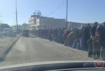 طوابير أمام محطة لتعبئة الغاز في الخليل بسبب شح الإمدادات