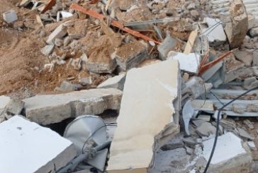 الاحتلال يهدم مساكن وحظائر ويعتقل شاباً في مسافر يطا جنوب الخليل