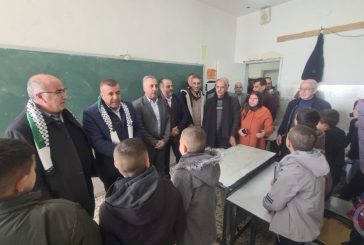 محافظ الخليل يتفقد المنطقة الجنوبية عقب انسحاب جيش الاحتلال ورفع الحصار