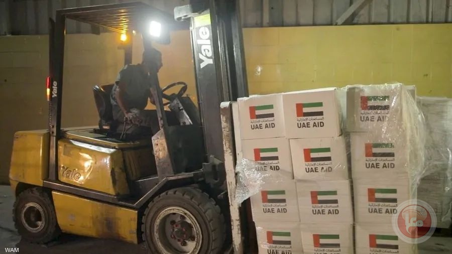 الإمارات توفر 5 آلاف جالون مياه لدعم آلاف الأسر في غزة
