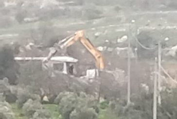 الاحتلال يهدم منزلا ويجرف منشأة زراعية في بيت أمر شمال الخليل