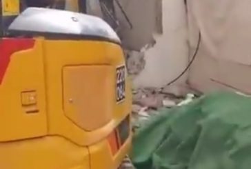الاحتلال يجبر مقدسيا على هدم منزله ذاتيا في بلدة بيت حنينا