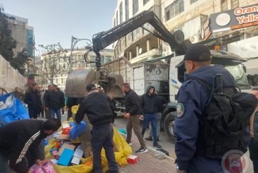 حملة ميدانية لإزالة التعديات وسط مدينة الخليل
