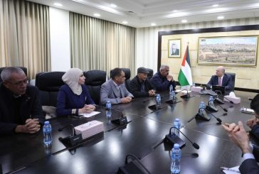 خلال لقائه وفدا من قرية المغير... رئيس الوزراء: نقدر ونفخر بصمود أهالي المغير والقرى المجاورة