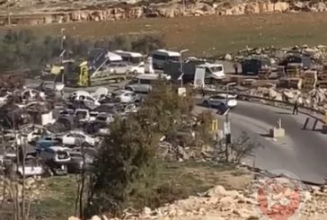 فيديو- الاحتلال يستولي على عشرات المركبات في عناتا شمال القدس