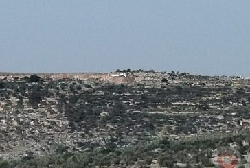 مستوطنون يجرفون أراضي المواطنين غرب سلفيت