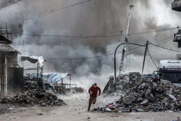 جيش الاحتلال ينسف منازل بخان يونس وقصف مدفعي وسط وشمال القطاع