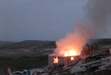 مستوطنون يحرقون مسكنا ويخربون ممتلكات المواطنين في مسافر يطا