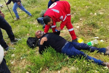 إصابة مواطن بالاختناق واعتداءات متزامنة للمستوطنين على رعاة الأغنام في مسافر يطا
