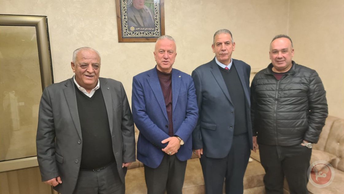 اقتصاديون يطالبون الحكومة بمراجعة التشريعات المالية ومعالجة أزمة الإيداعات النقدية