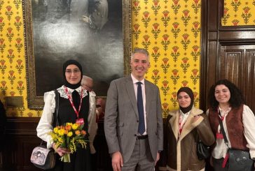 طلبة من كلية الطب في الجامعة العربية الأمريكية يلتحقون ببرنامج تدريب سريري في مستشفى كارديف ببريطانيا