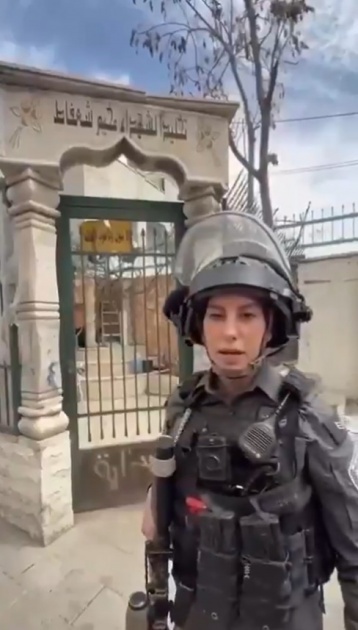 الاحتلال يحطم نصبا تذكاريا لشهداء مخيم شعفاط