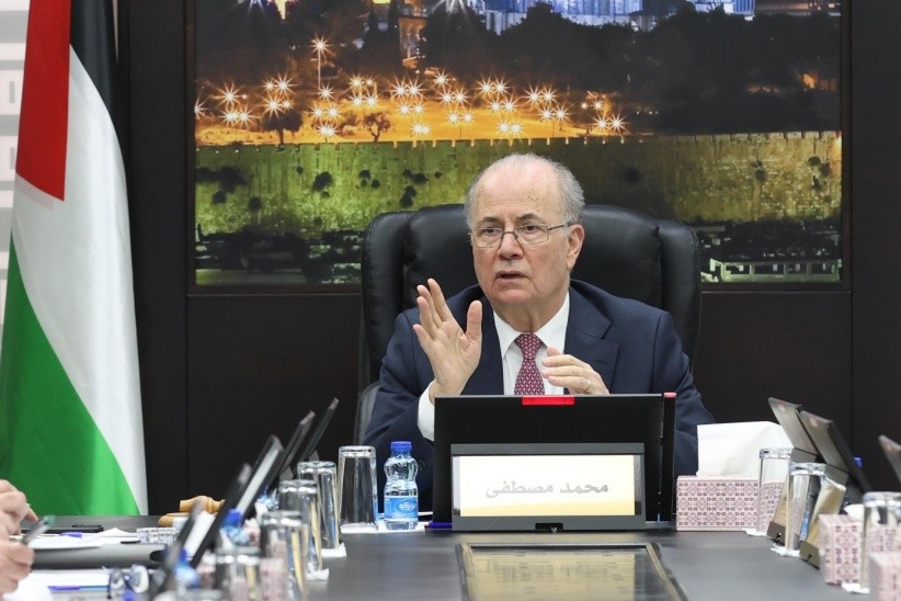رئيس الوزراء يوجه بخصم رسوم ترخيص المركبات والرخص الشخصية للموظفين العموميين من رصيد مستحقاتهم