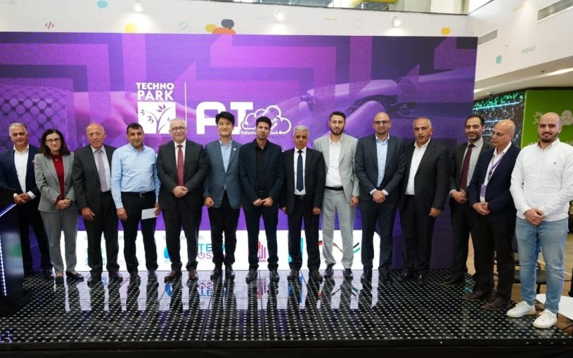 خبر فوز طلبة من كلية الهدسة في ابتكار تقنية كشف اخطاء التجويد خلال تلاوة القران الكريم