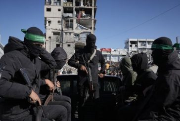 تقرير: حماس تتمسك بسلاحها والاحتلال يجهز خططا لعودة القتال في غزة