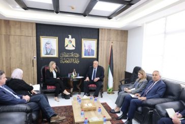 وزير الداخلية يلتقي القنصل العام البريطاني ويعقد اجتماعا مع الشركاء الدوليين