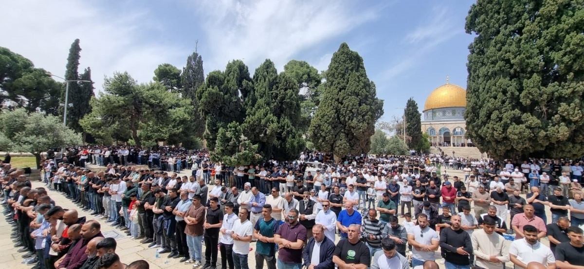 75 ألفا يؤدون صلاة الجمعة في المسجد الأقصى