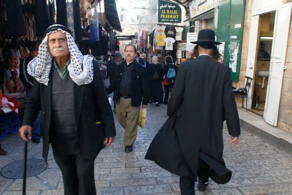 تقرير: مدينة القدس ومحيطها بين مخاطر التهجير والتطهير والعبث بتراثها التاريخي