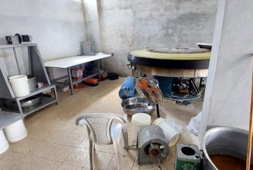 إيقاف معمل حلويات عن العمل جنوب الخليل لعدم استيفائه الشروط الصحية والبيئية