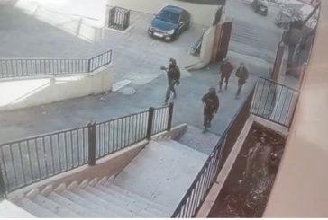 شاهد- الاحتلال يقتحم مدرسة جنوب جنين ويزيل العلم الفلسطيني