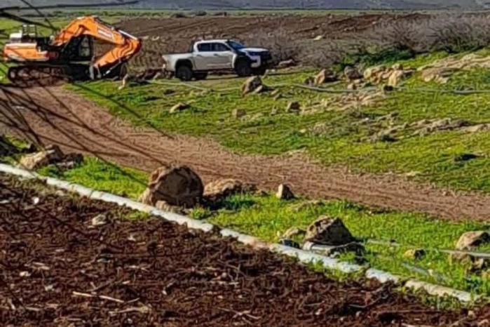 طوباس : الاحتلال يدمر خطوط مياه ومحاصيل زراعية شرق طمون
