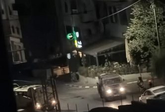 رام الله : قوات الاحتلال تقتحم مدينة البيرة وتطلق الرصاص الحي وقنابل الغاز والصوت