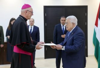 الرئيس يتقبل أوراق اعتماد ممثل البعثة البابوية في القدس