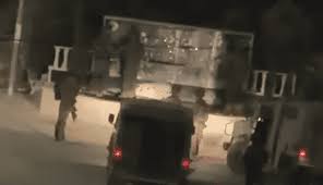 الاحتلال يحطم صرح شهيد ويداهم متحفا ومنازل في محافظة نابلس