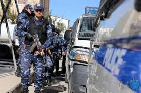 الشرطة والنيابة تحققان في وفاة شاب عُثر عليه متوفيا في مدينة رام الله