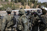 القدس : الاحتلال يعتقل 12 مواطنا قرب حاجزي مزموريا وجبع